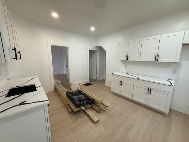 Photo - 1447 W 101st St Unidad 1