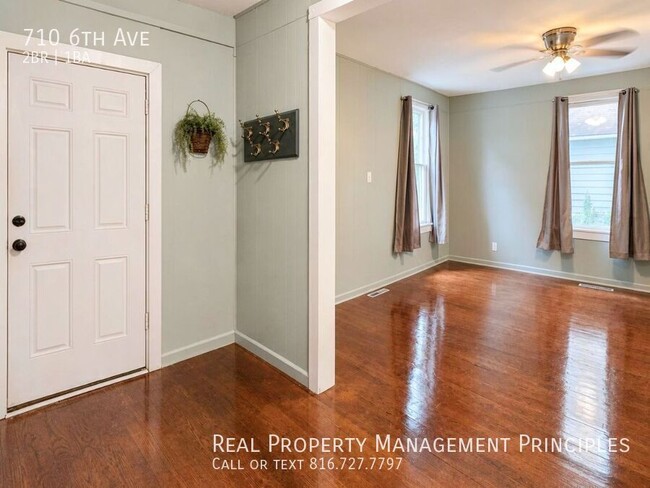 Photo - 710 6th Ave