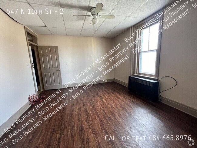 Building Photo - Newly updated 2 Br apartment Heat included Unit 2