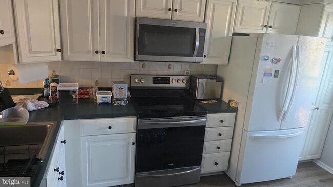 Photo - 6628 Ducketts Ln