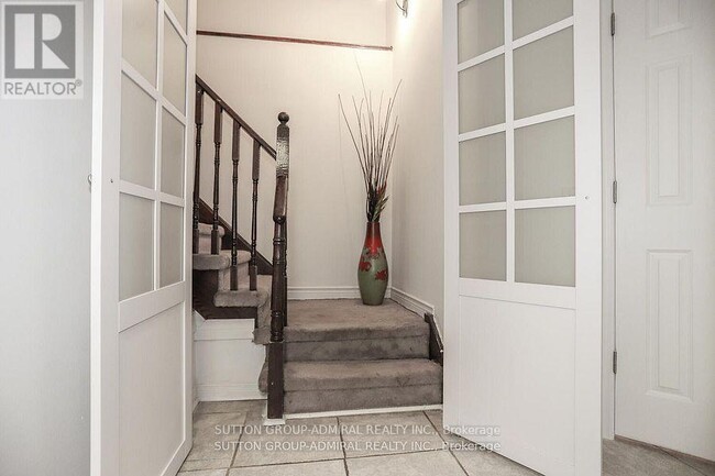 Photo - 132 Larratt Ln