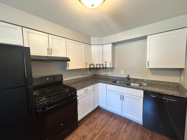 Photo - 2591 Parkview St Unit Apt 3