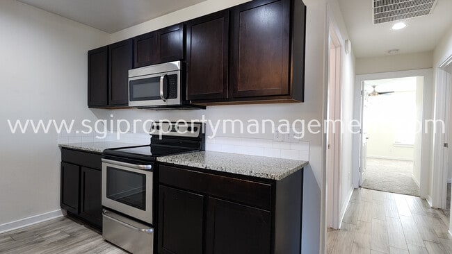Photo - 931 Robineta Ln