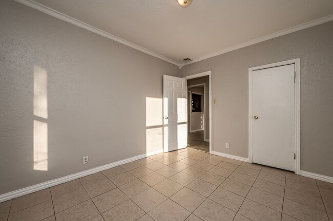 Photo - 3 BEDROOM 1 BATHROOM BRICK HOME FOR RENT!