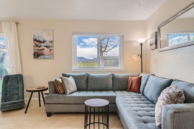 Light, Bright, Peaceful 3BR Townhome in Lo... - Light, Bright, Peaceful 3BR Townhome in Lo...
