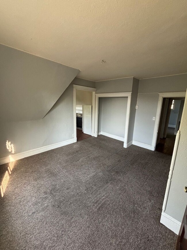 1423 Summit St Unit 3