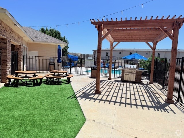 Picnic Area - Stone Knights Rental