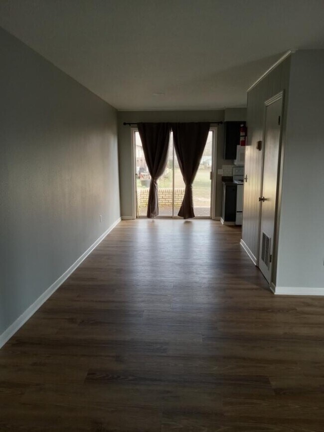 Photo - Pirate Cove Apartments 9-16