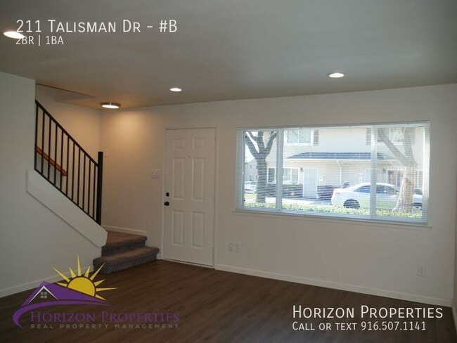 Photo - 211 Talisman Dr Unidad #B