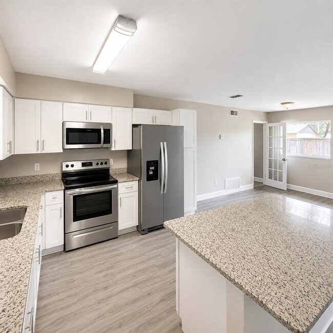 1427 Benwick Way