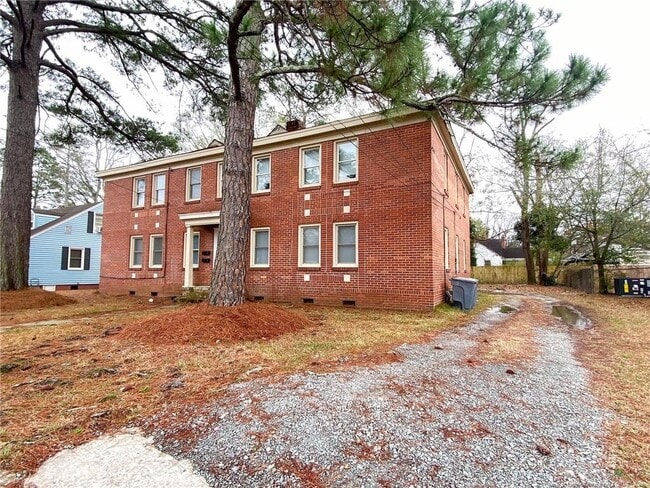 Photo - 210 E 16th St