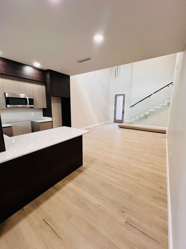 Photo - 2218 Corales St