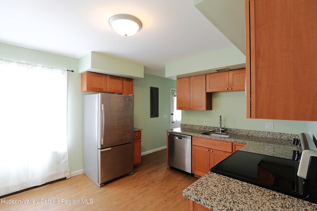 Photo - 87 Delaware St