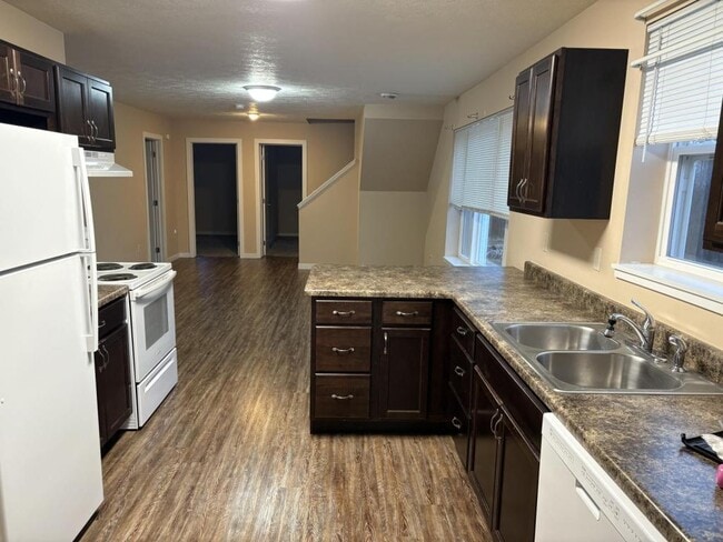 Photo - 128 NE 3rd St