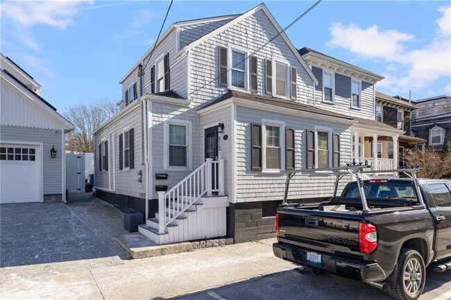 Building Photo - 612 Thames St Unit 1 Rental