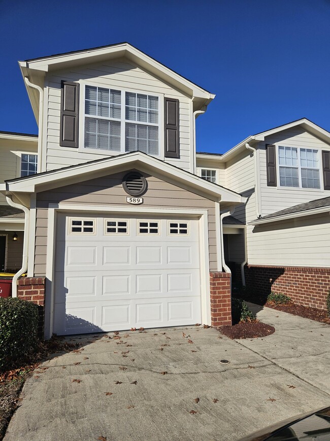 Photo - 589 Wingspan Way Townhome