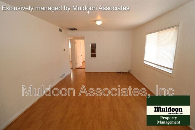 Photo - 2561 Camellia St