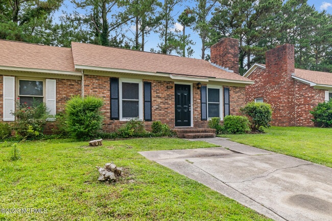 Photo - 111 Windsor Ct