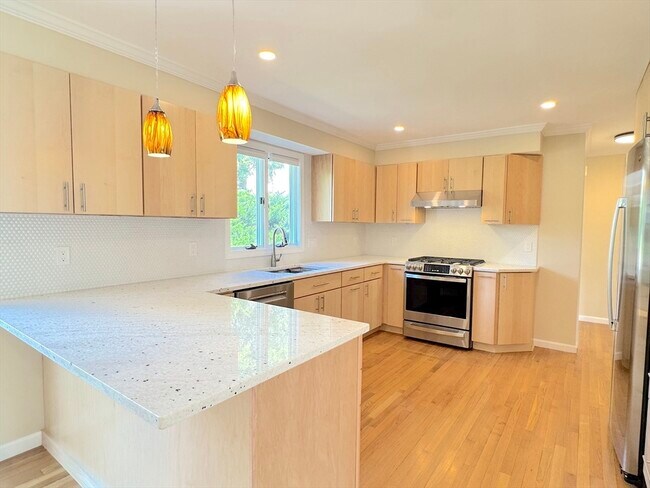Photo - 298 Adams St
