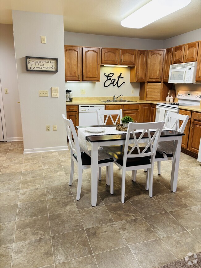 Kitchen - Dove Healthcare - Settlers' Trail Rental