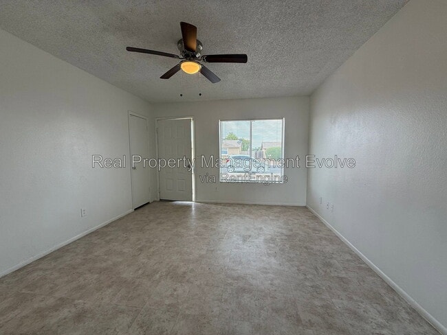 Photo - 9248 W Mescal St