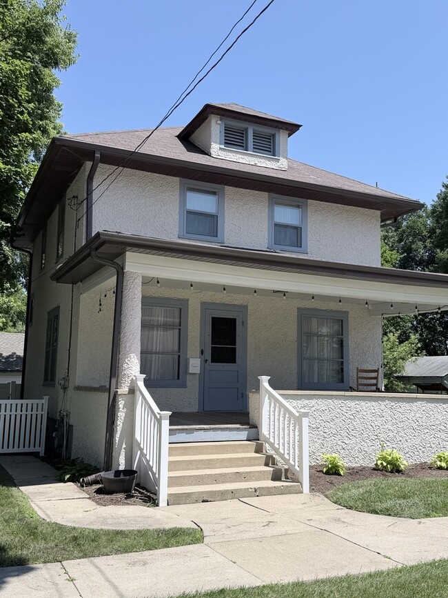 124 E Sunnyside Ave