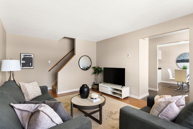 Photo - 1610 Dewdney Av E