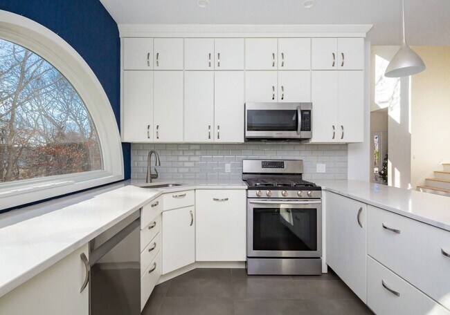 Photo - 94 3 Mile Harbor Hc Rd