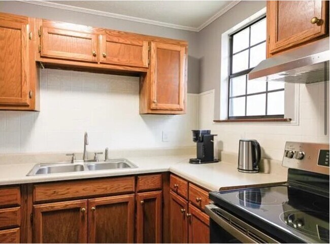 Photo - 356 Kingview Dr
