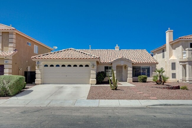Photo - 472 Staghorn Pass Ave