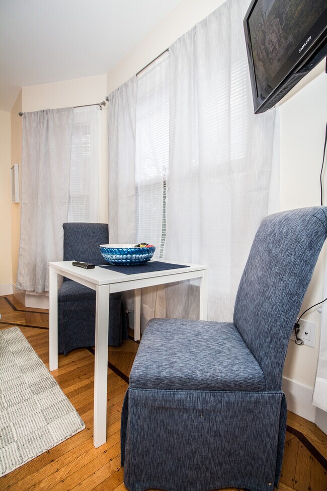 Photo - 14 Chiswick Rd