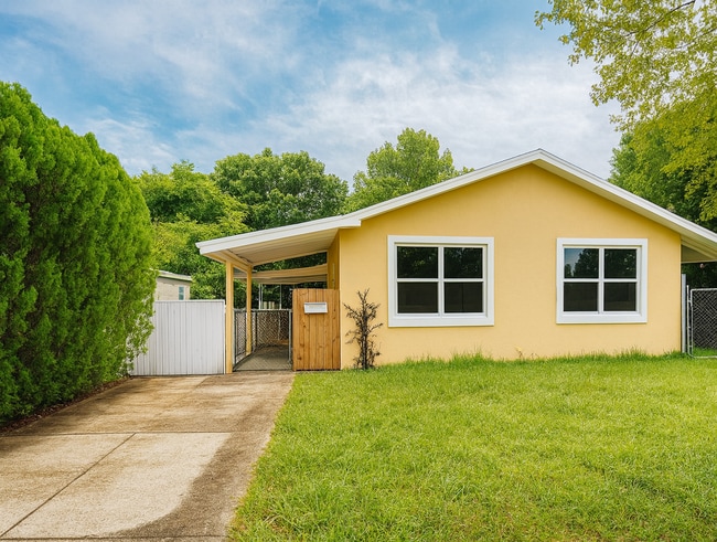 Building Photo - Charming 2BR/1BA Apartment in Sunrise – $2...
