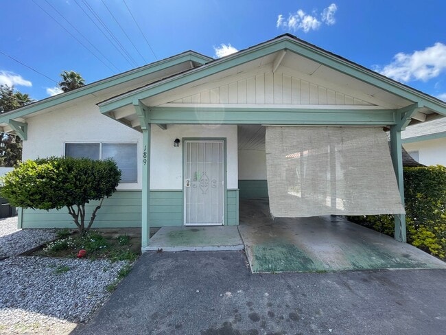 Photo - Cozy One Bedroom One Bathroom Cottage Home in Hemet!