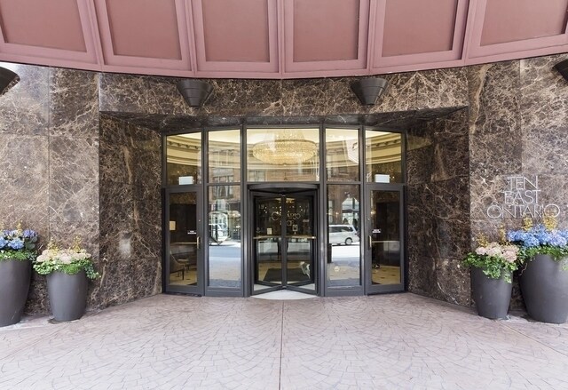 Photo - 10 E Ontario St Unidad 2108