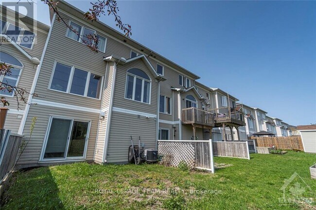 Photo - 258 Forestbrook St