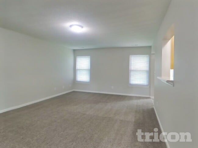 Photo - 2880 Lakestream Dr
