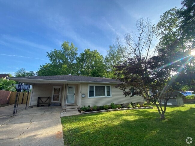 Building Photo - 3 Bedroom/1 Bathroom Home in Midtown Jones...