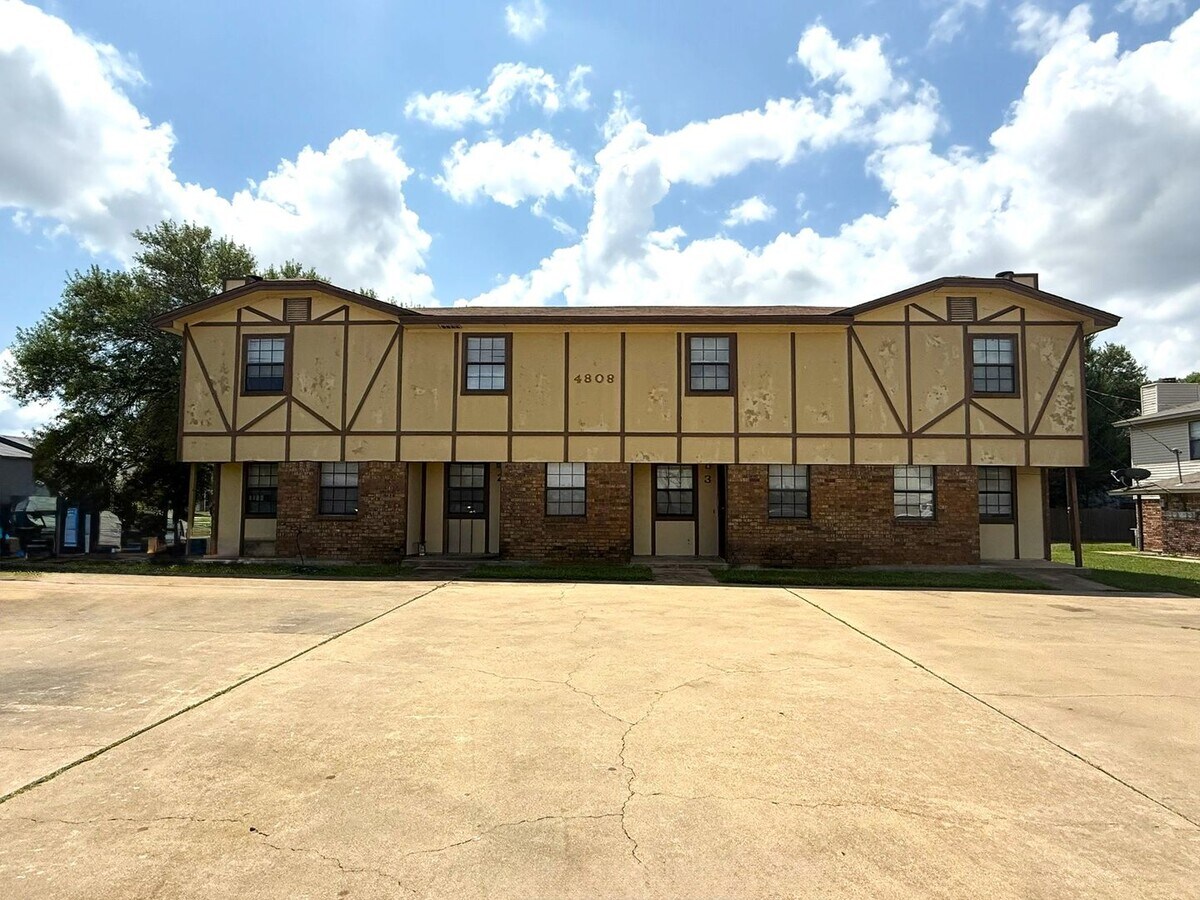 Photo - 4808 Rainbow Cir Apartment Unit # 4