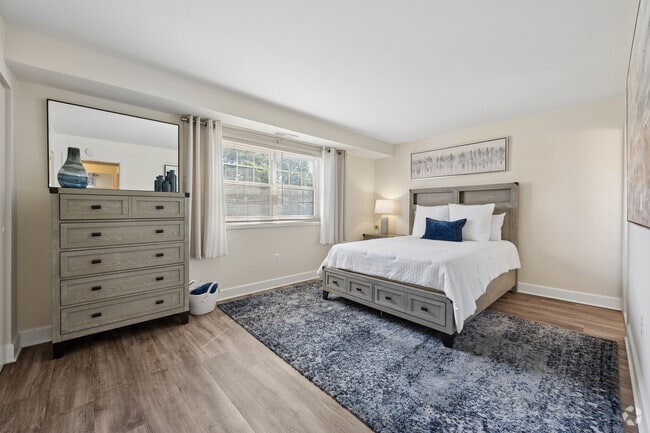 2BR, 1.5BA - 1,021SF - Bedroom