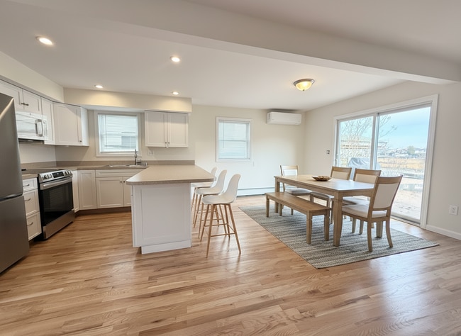 Photo - 2735 Beaver Turn