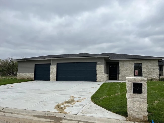 Building Photo - 4658 W Emerald Bay Ct