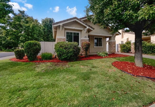 Building Photo - 9387 Bennoel Way