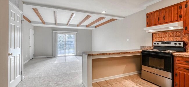 Photo - 2 Center Rd Unidad A4