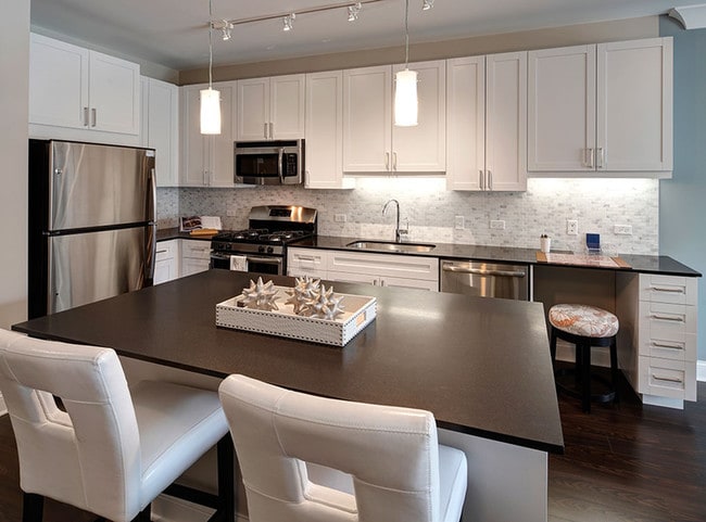 Photo - AMLI Deerfield