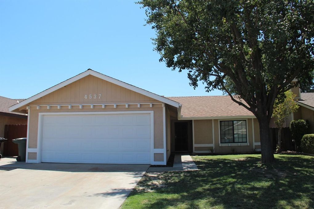 4537 W Feemster Ave House House Rental in Visalia, CA