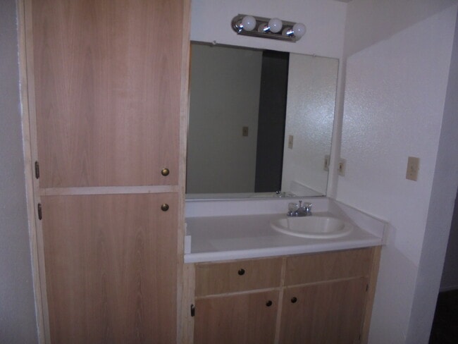 Elkhorn Village Apartments