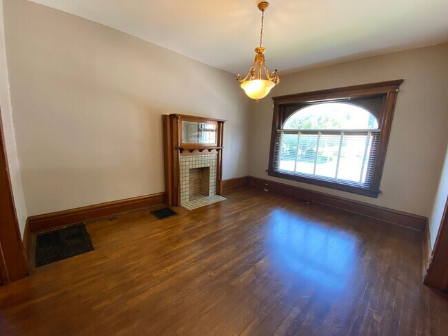 Photo - King Ave 59-61 CR Unidad 61