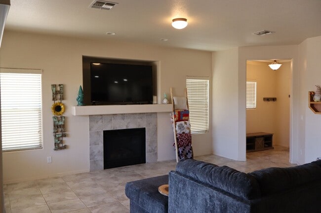 Photo - 5483 Waco Dr