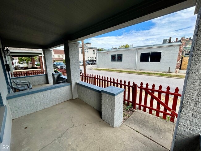 Photo - 639 Stevens St