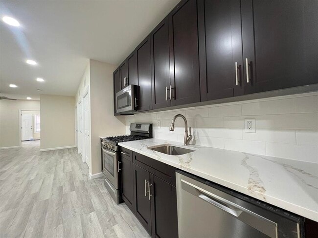Photo - 34 Giles Ave Unit 1